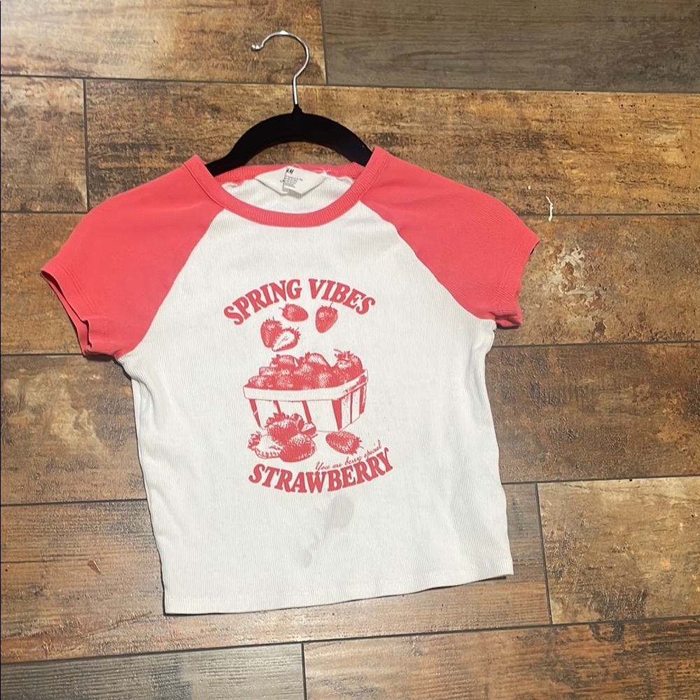H&M Pink and White Short Sleeve Tee with Graphic Print